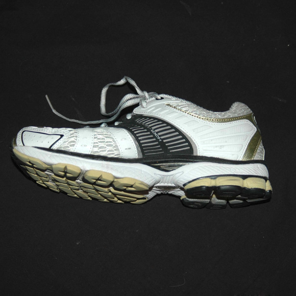 saucony triumph 5 womens gold